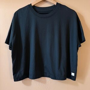 Vuori Energy Tee Women's Performance Crop Top Black Size Medium Large ? Boxy